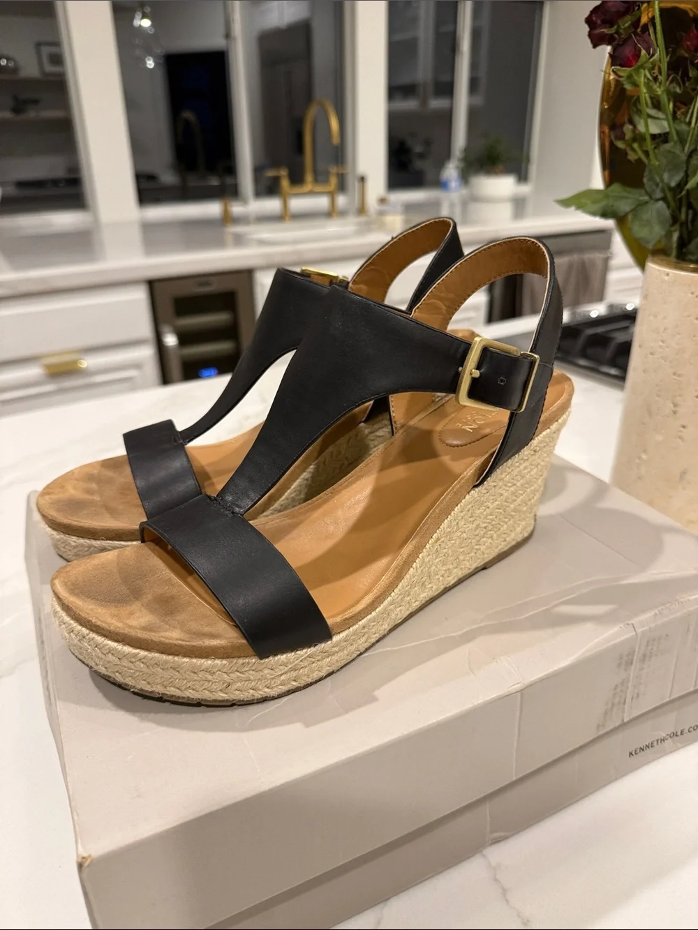 Reaction Kenneth Cole Black Espadrille Platform Wedge Sandals